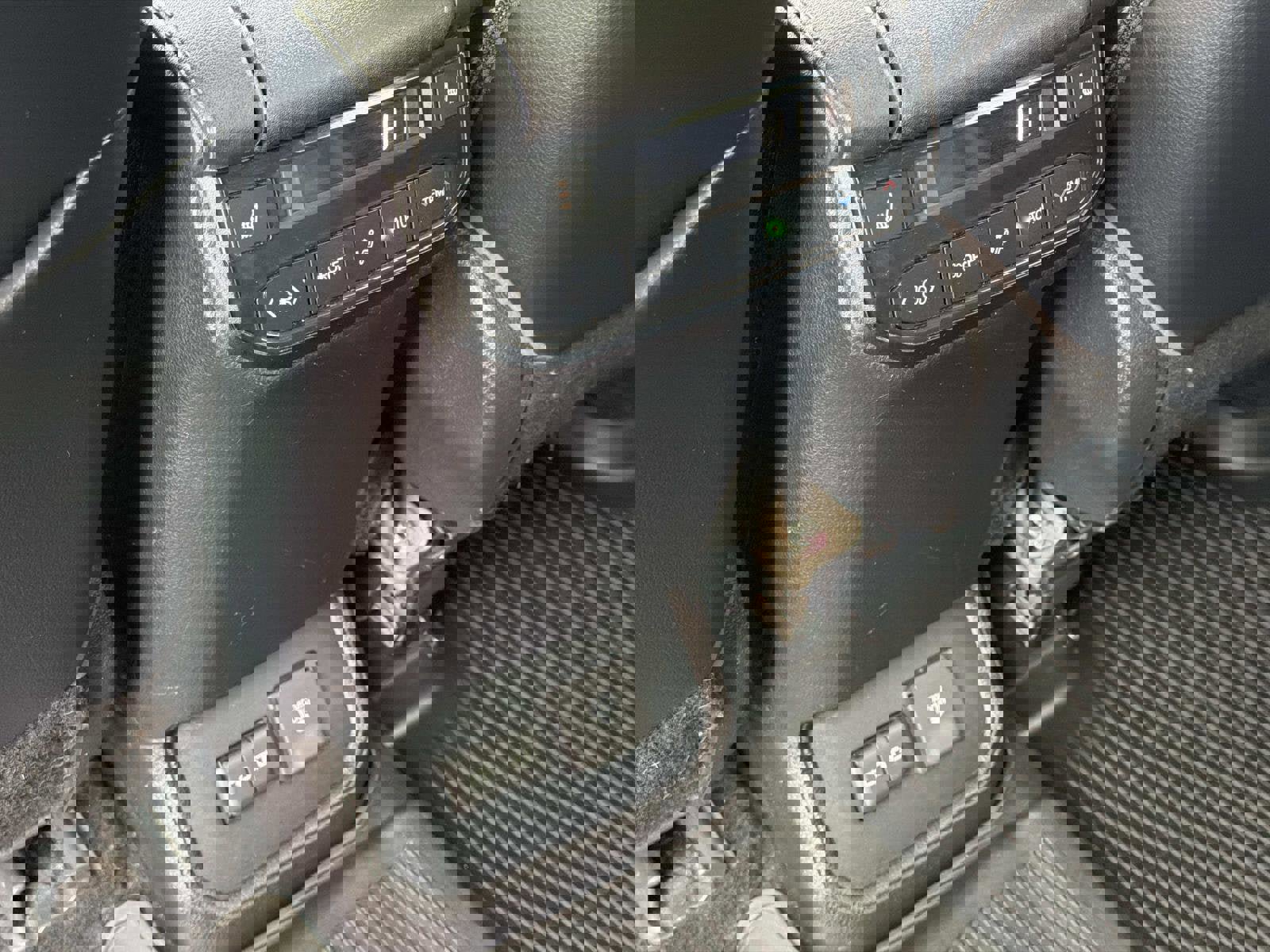 Used 2022 Toyota Highlander Platinum image 11