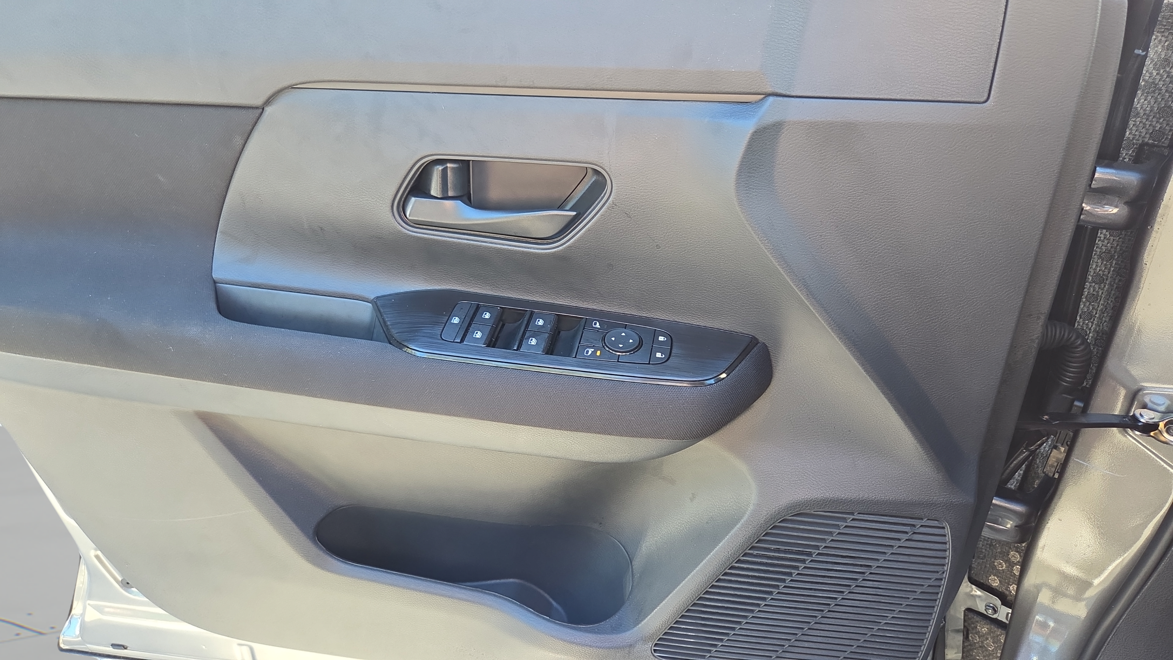 Certified 2026 Nissan Kicks S FWD image 28