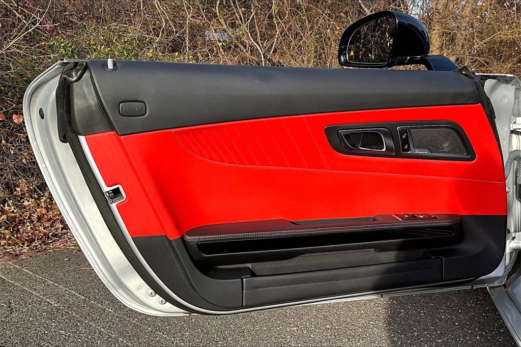 Used 2018 Mercedes-Benz AMG GT Roadster image 14