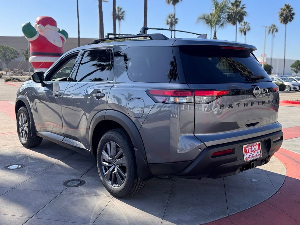 New 2025 Nissan Pathfinder SV image 5