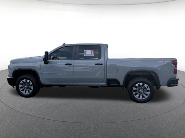 Used 2025 Chevrolet Silverado 2500 Custom AWD/4WD image 3