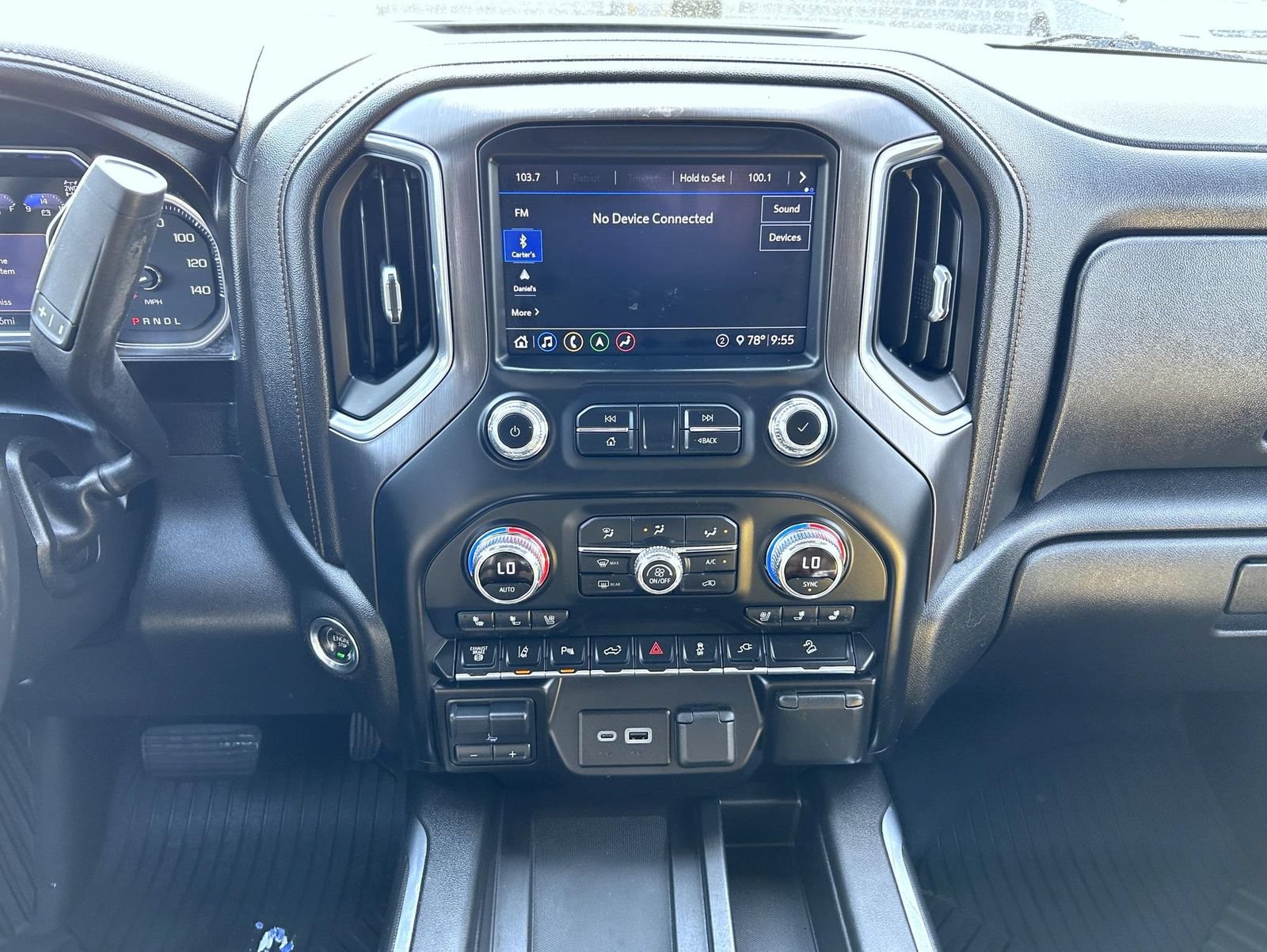 Used 2020 GMC Sierra 2500 AT4 w/ AT4 Premium Package AWD/4WD image 13