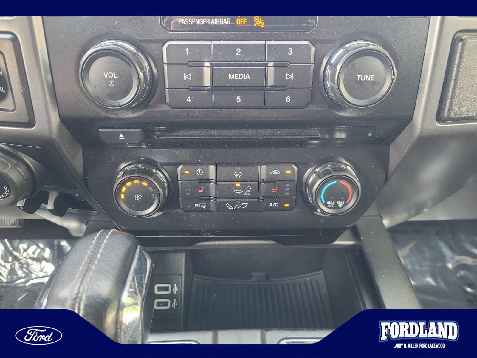 Used 2017 Ford F150 XLT w/ Equipment Group 302A Luxury AWD/4WD image 30
