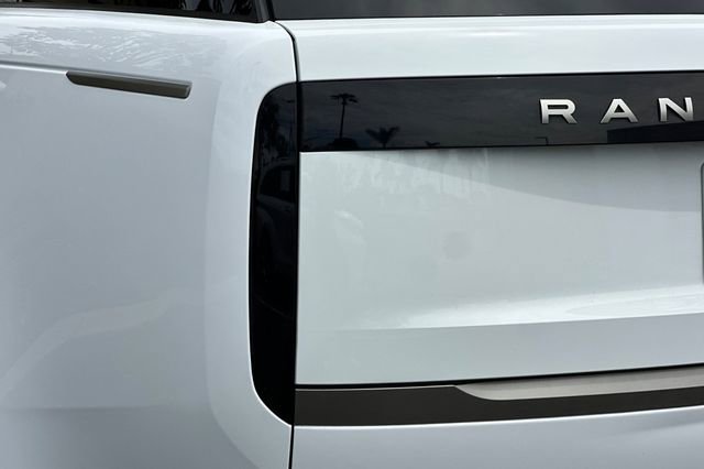 Used 2024 Land Rover Range Rover SE image 26