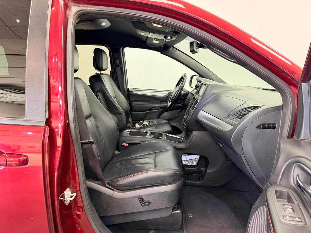 Used 2019 Dodge Grand Caravan GT FWD image 12