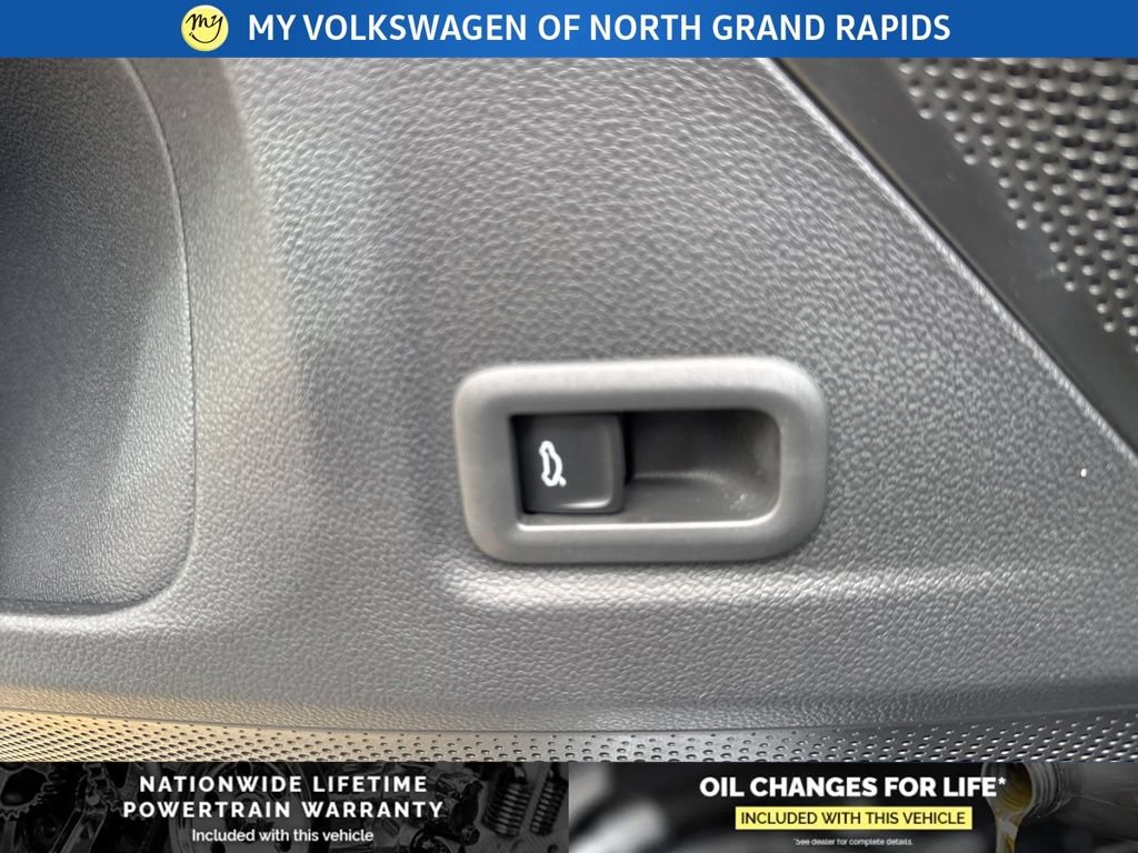 New 2026 Volkswagen Tiguan SE AWD/4WD image 12