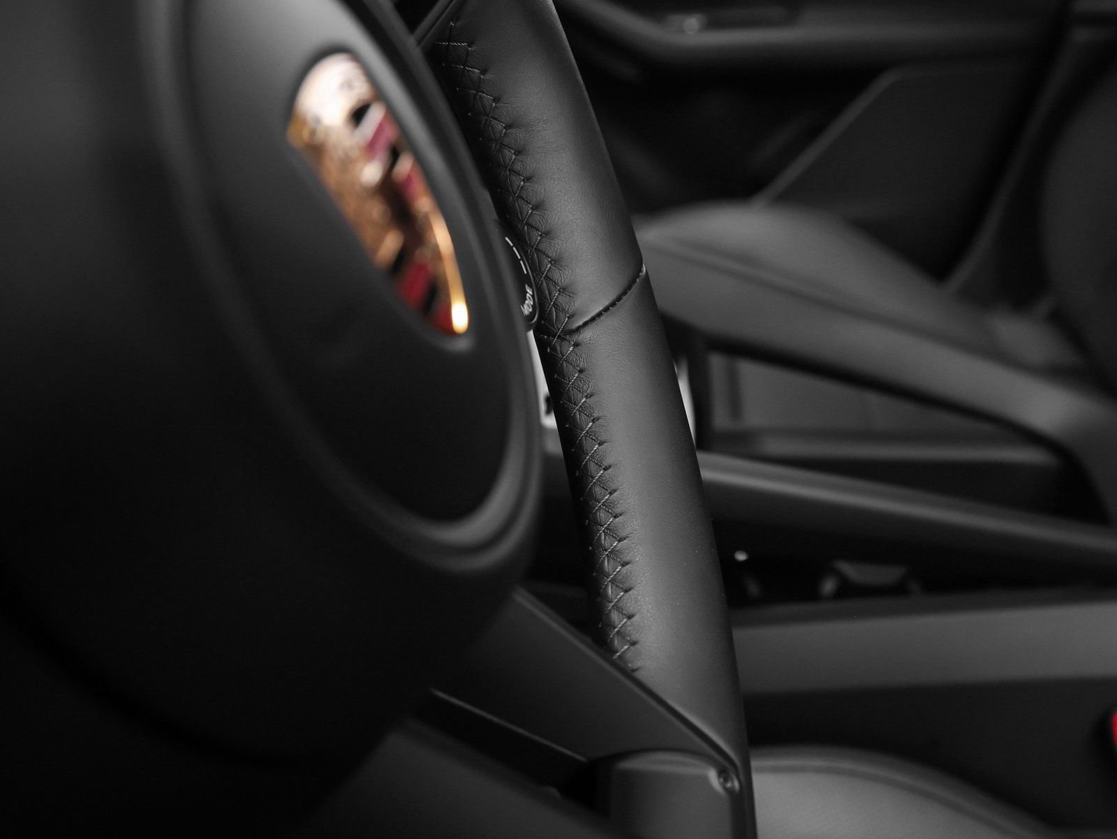 Certified 2025 Porsche Macan 4 Electric image 37