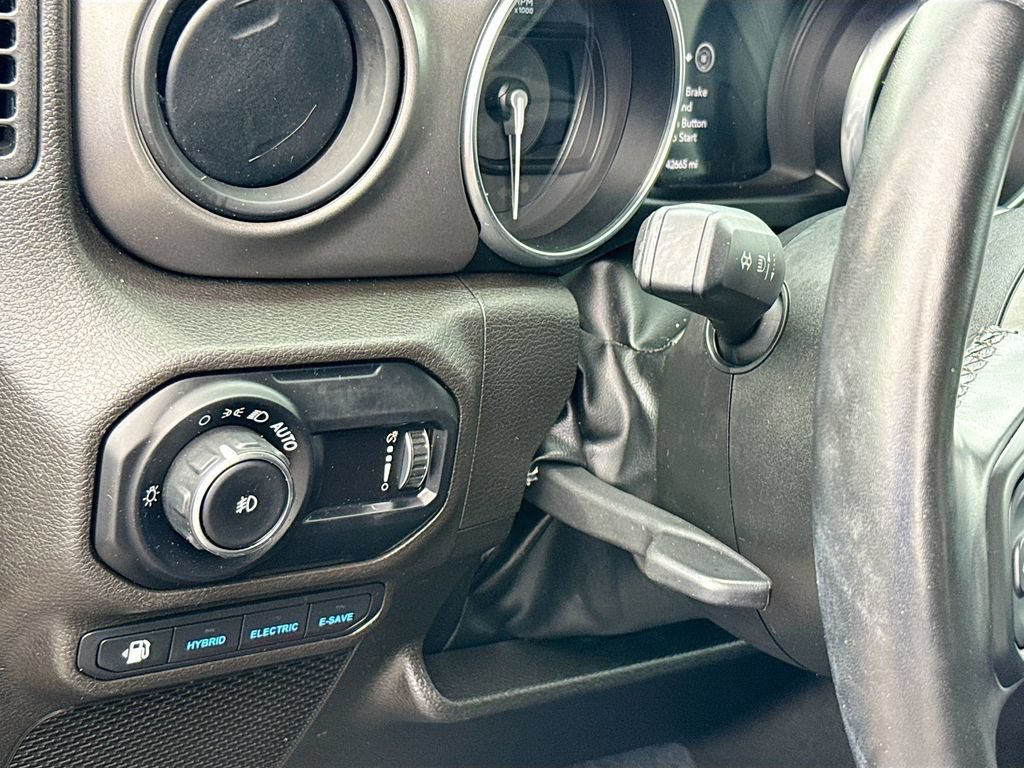Used 2023 Jeep Wrangler Unlimited w/ Cold Weather Group AWD/4WD image 11
