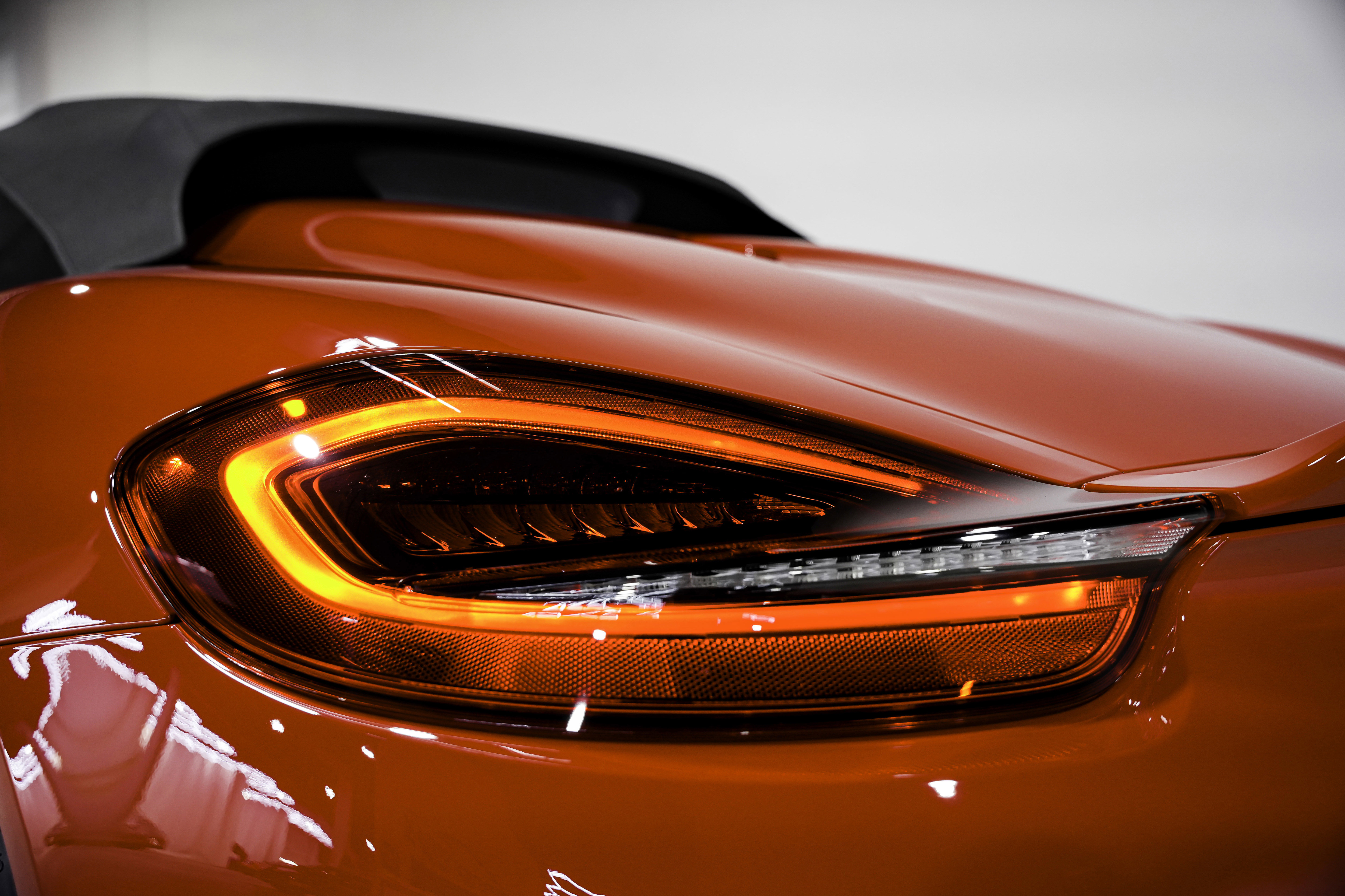 Used 2016 Porsche Boxster Spyder image 32