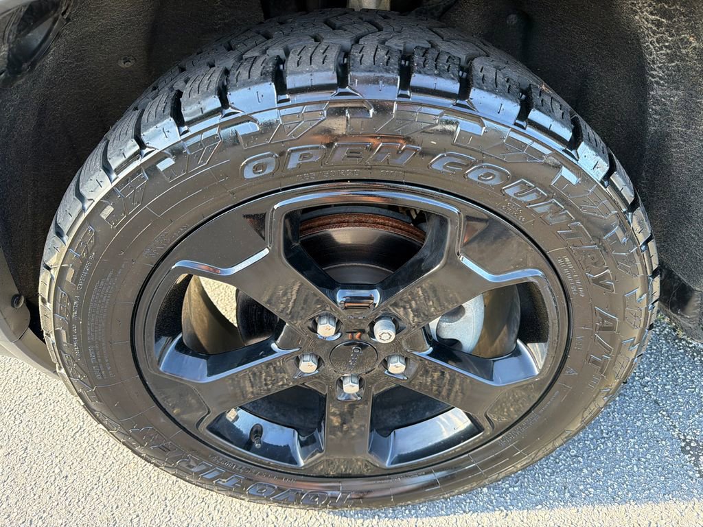 Used 2018 Jeep Grand Cherokee Laredo AWD/4WD image 11
