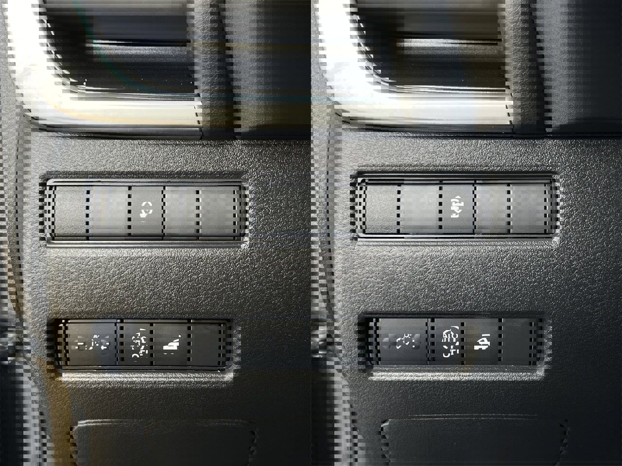 Certified 2024 Nissan Rogue SV image 14