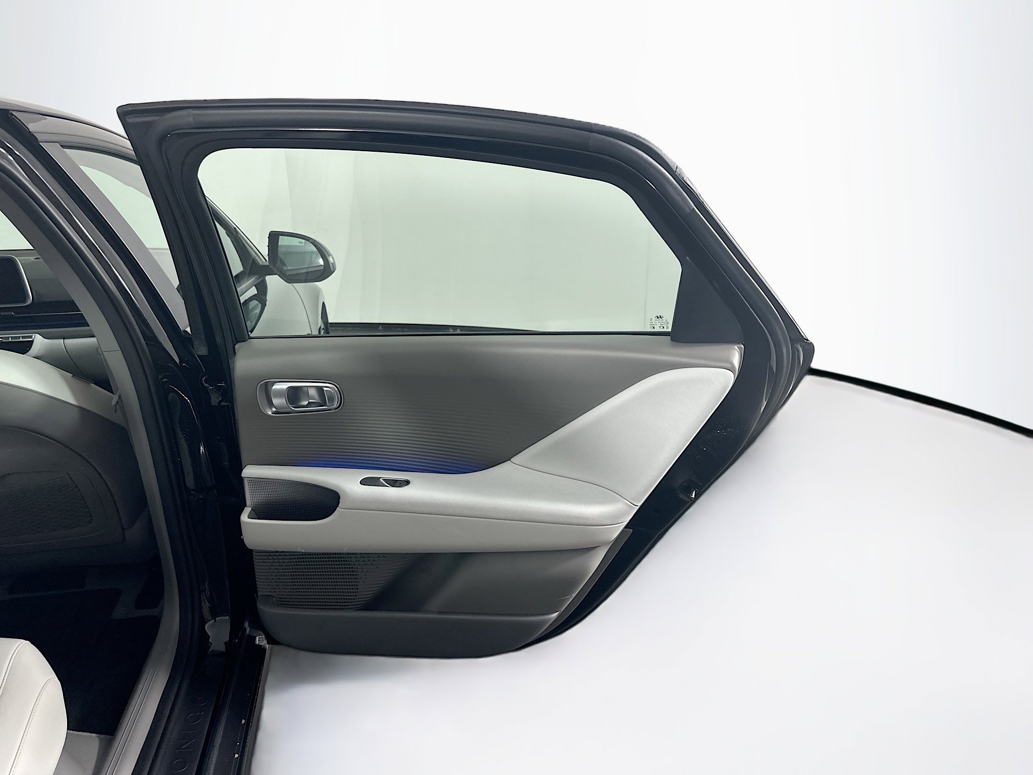 Used 2023 Hyundai Ioniq 6 SEL w/ Cargo Package image 32