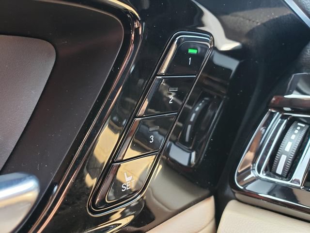 Used 2023 Acura MDX SH-AWD image 26