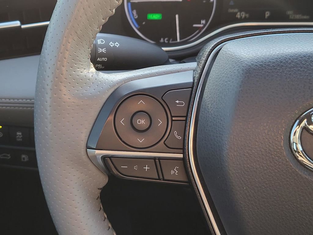 Used 2021 Toyota Avalon Limited image 28