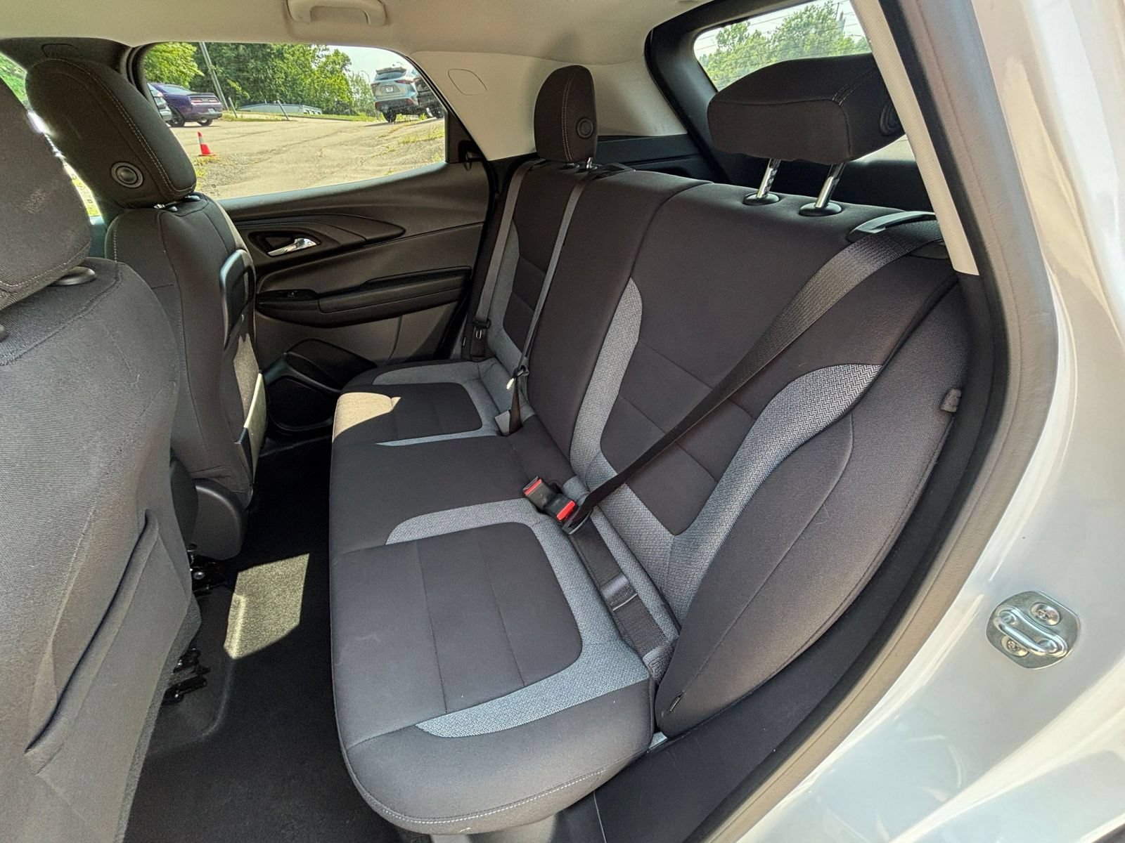 Used 2025 Chevrolet TrailBlazer LT FWD image 35