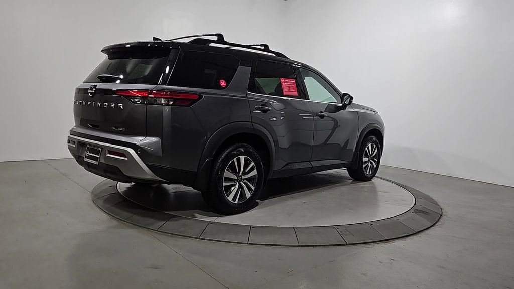 Used 2024 Nissan Pathfinder SL AWD/4WD image 5
