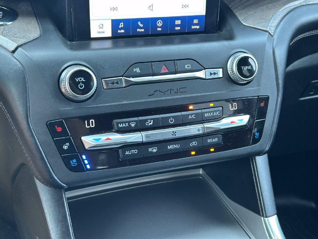 Used 2020 Ford Explorer Platinum w/ Premium Technology Package AWD/4WD image 34