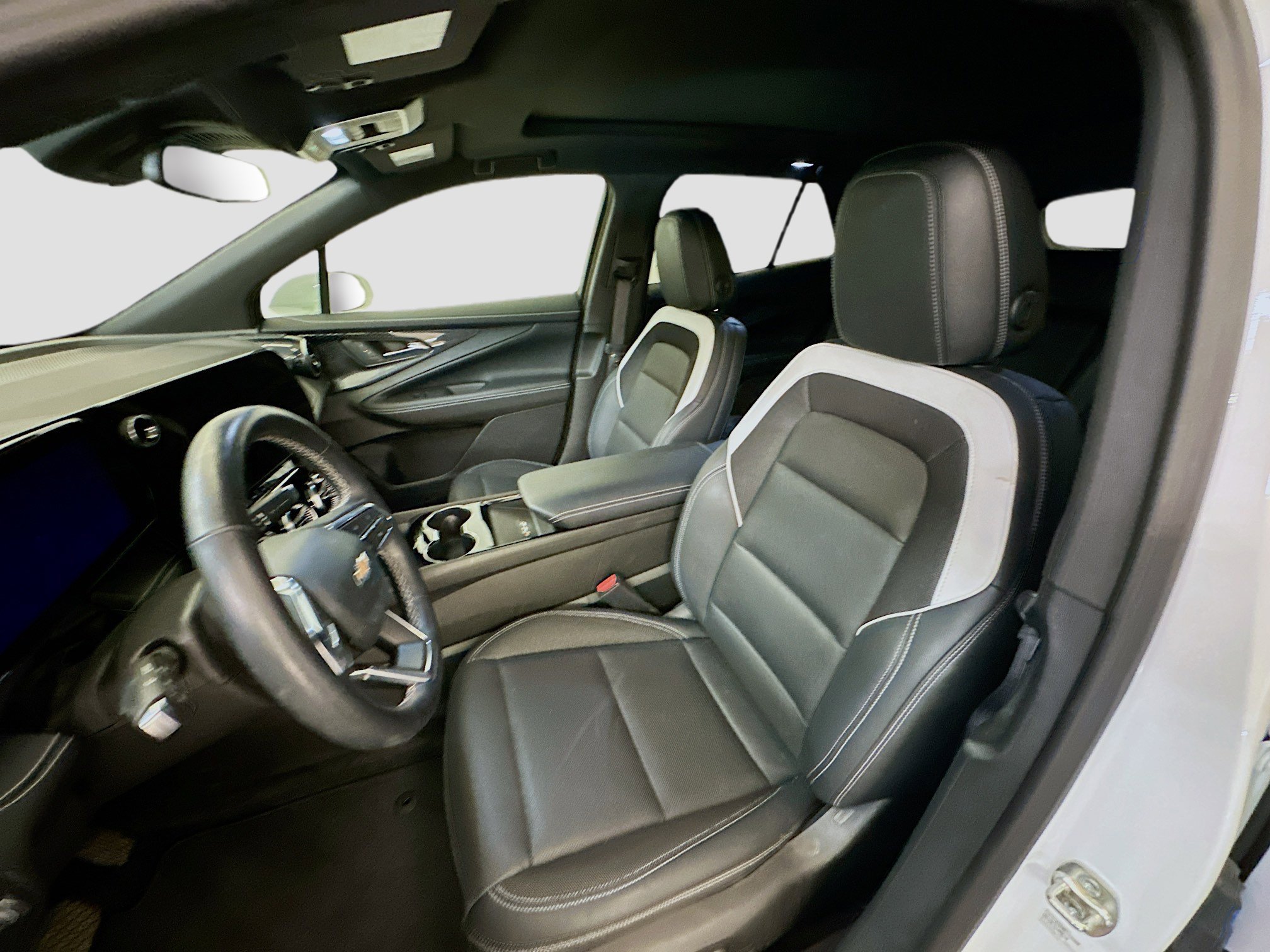 Used 2024 Chevrolet Blazer EV LT image 13