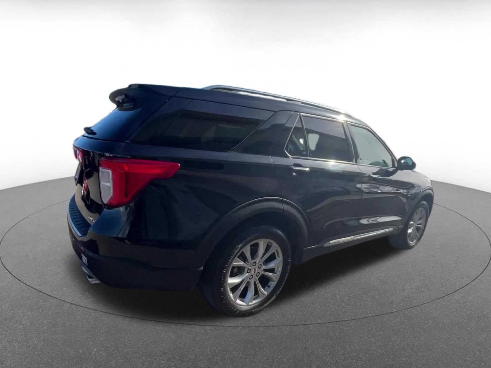 Used 2024 Ford Explorer Limited AWD/4WD image 14