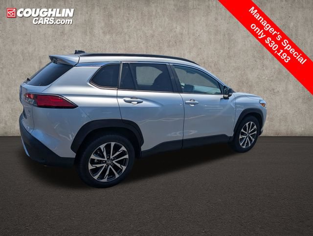 Used 2025 Toyota Corolla Cross XLE AWD/4WD image 8