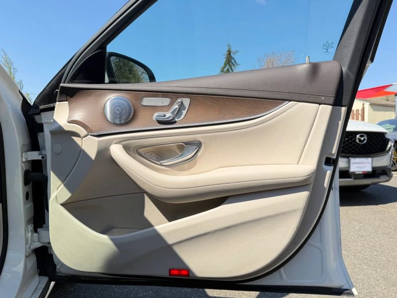 Used 2018 Mercedes-Benz E 400 4MATIC Sedan image 29