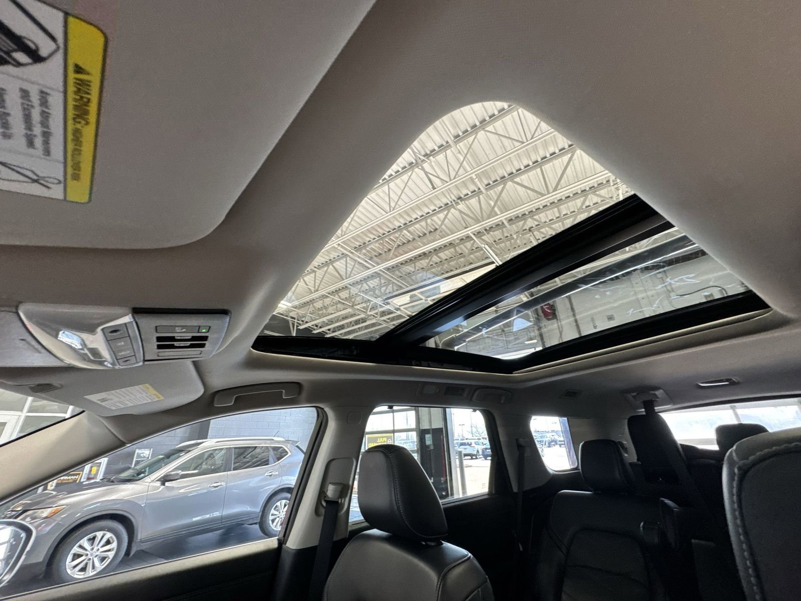 Certified 2024 Nissan Pathfinder Platinum image 27