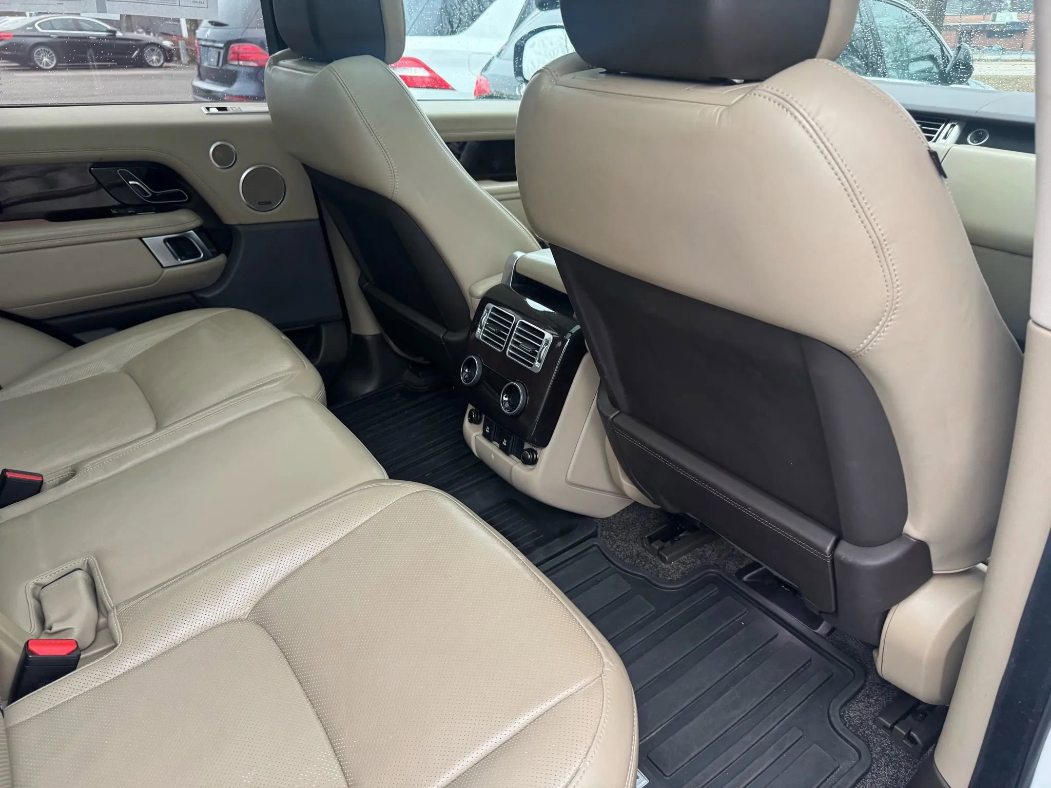 Used 2019 Land Rover Range Rover HSE image 19
