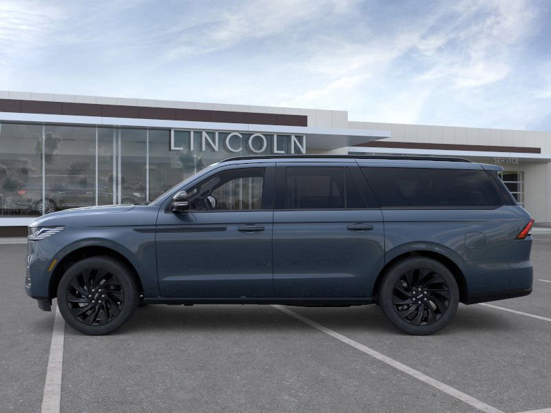 New 2026 Lincoln Navigator L Reserve w/ Jet Appearance Package image 3