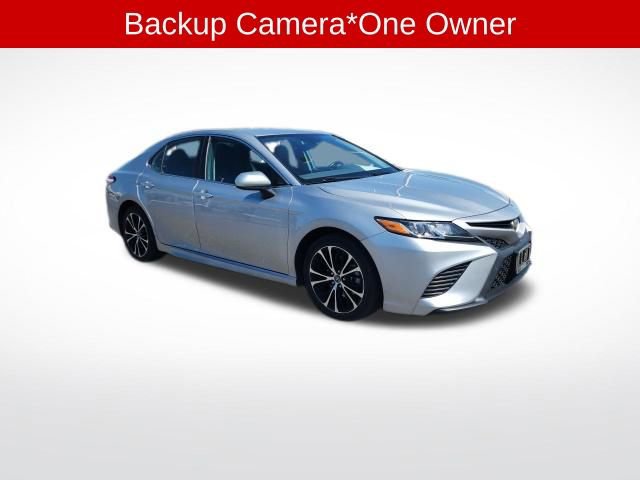 Used 2020 Toyota Camry SE image 3