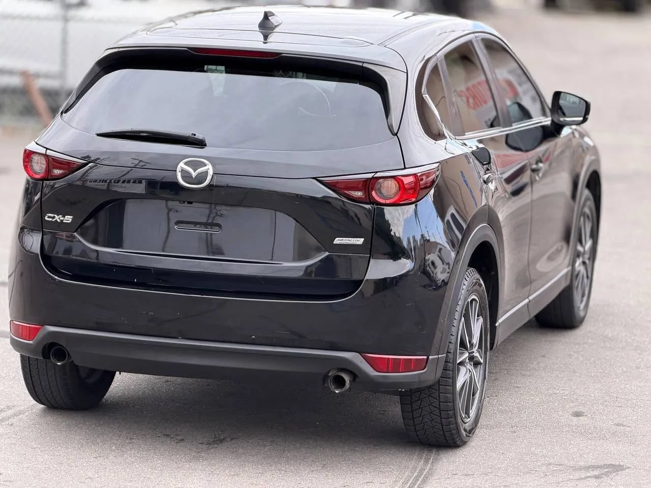 Used 2018 MAZDA CX-5 Touring w/ Preferred Equipment Package FWD image 18
