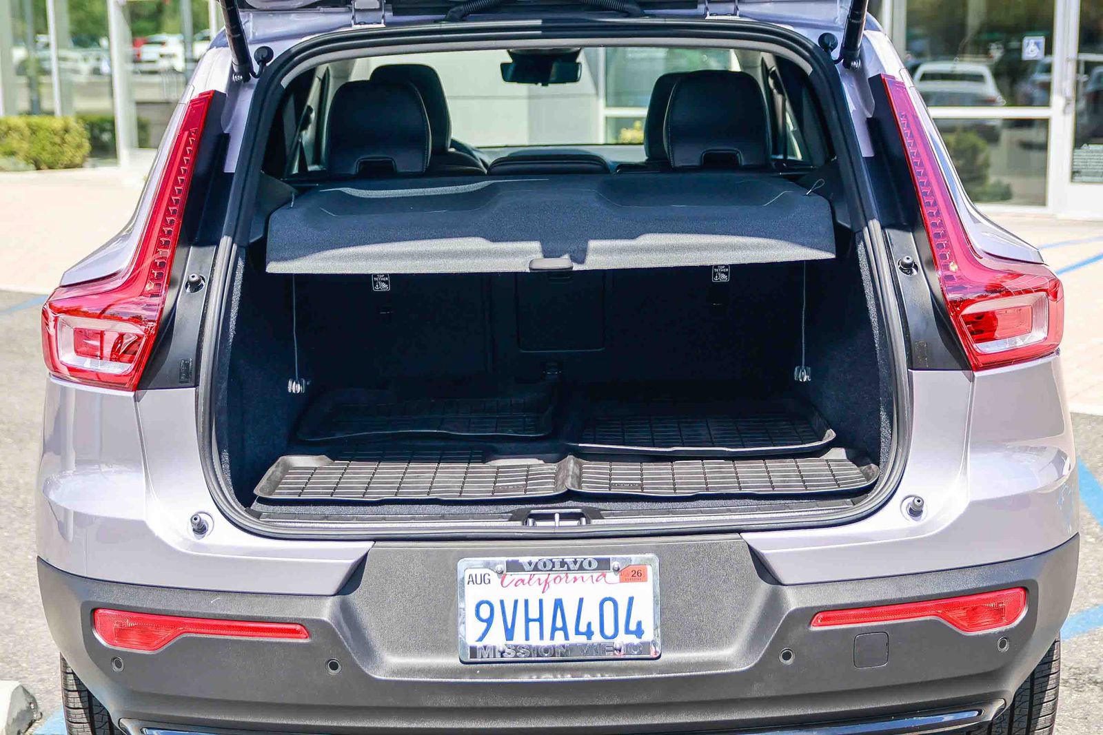 Used 2026 Volvo XC40 B5 Ultra w/ Climate Package image 31