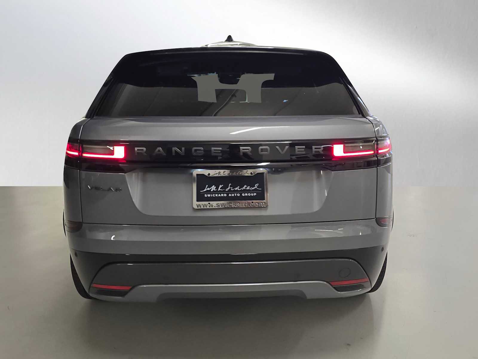 New 2026 Land Rover Range Rover Velar Dynamic SE image 4