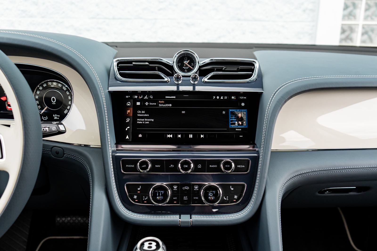 New 2026 Bentley Bentayga AWD/4WD image 32