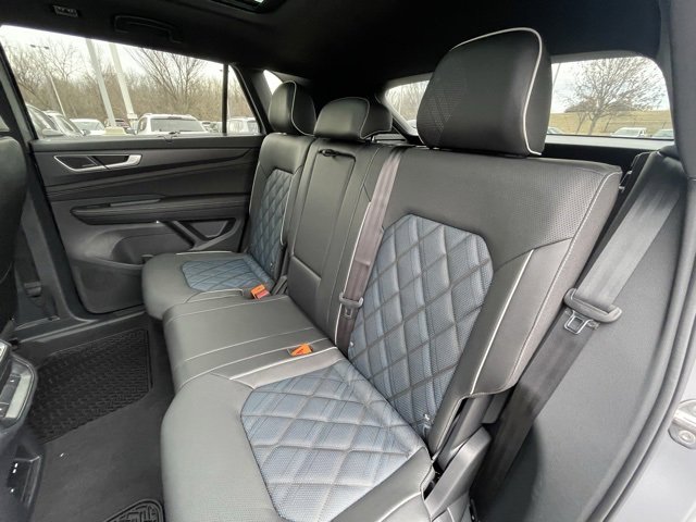 New 2025 Volkswagen Atlas Cross Sport SEL Premium R-Line image 25