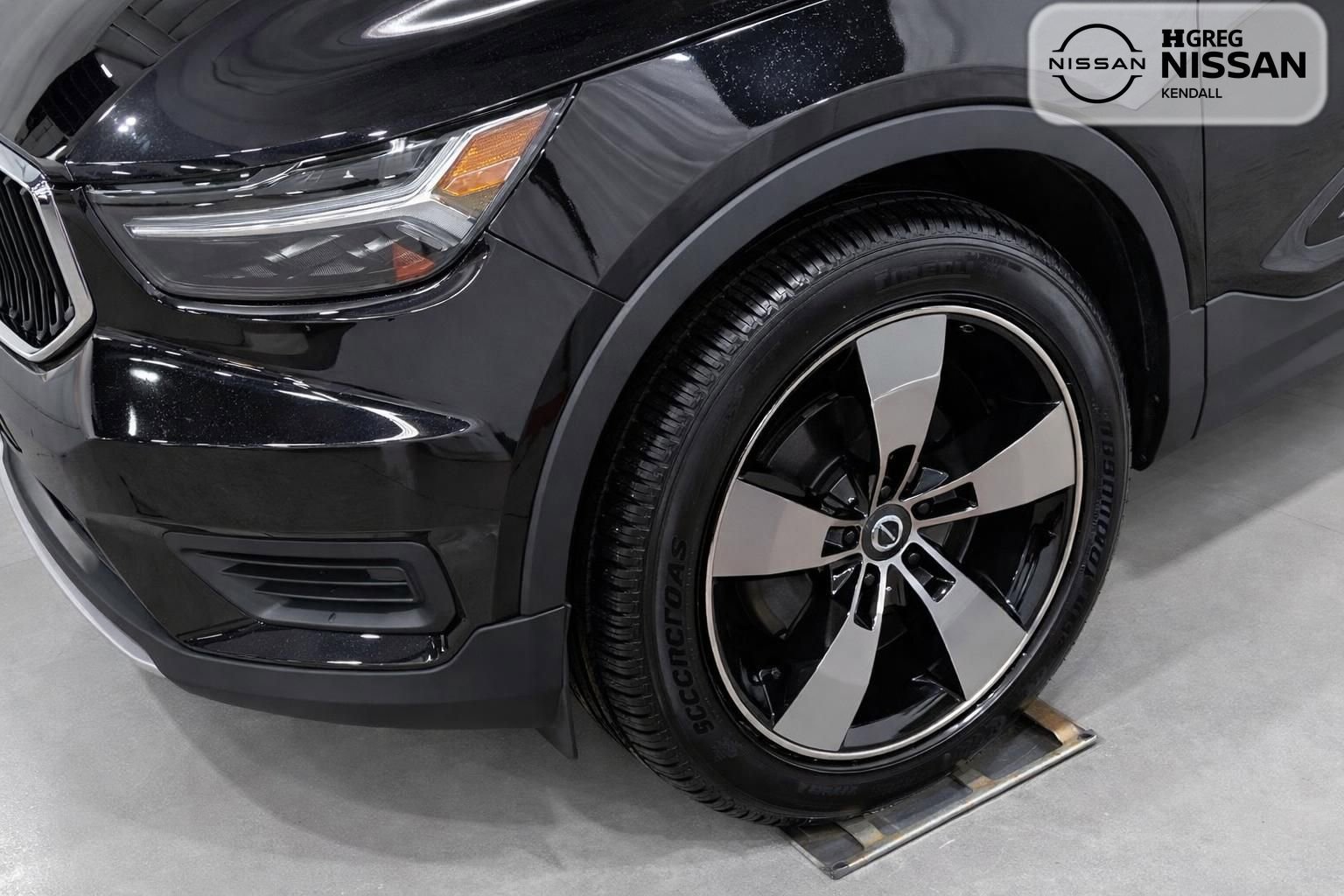 Used 2020 Volvo XC40 T5 Momentum w/ Protection Package AWD/4WD image 9