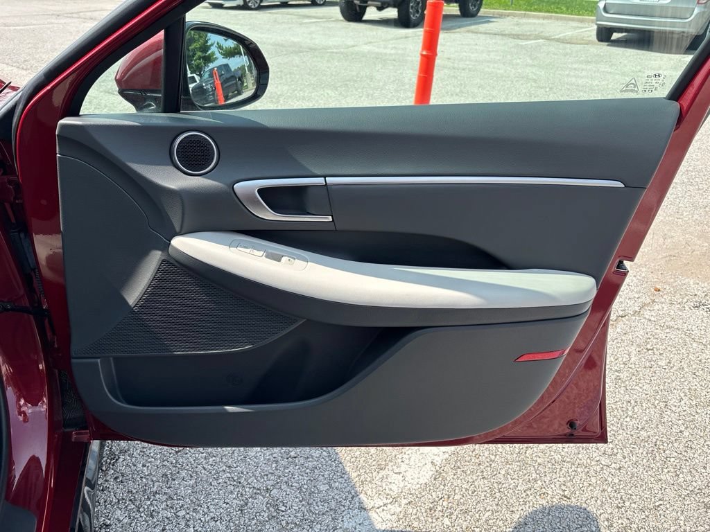 Used 2025 Hyundai Sonata SEL FWD image 52