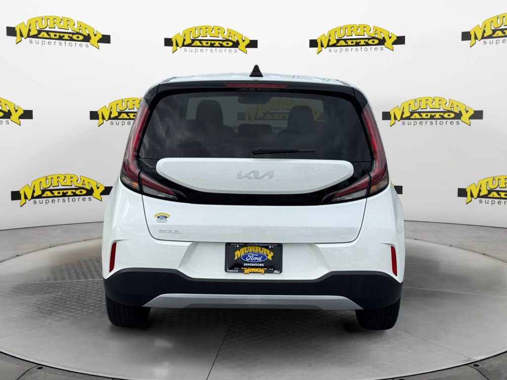 Used 2023 Kia Soul LX FWD image 4