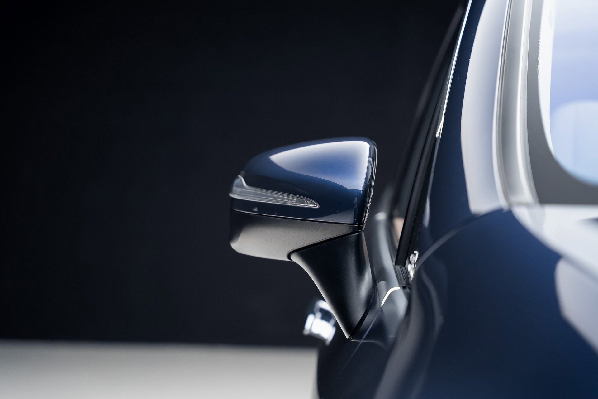 Used 2023 Mercedes-Benz EQS 450+ 4MATIC SUV w/ AMG Line Exterior Package image 14