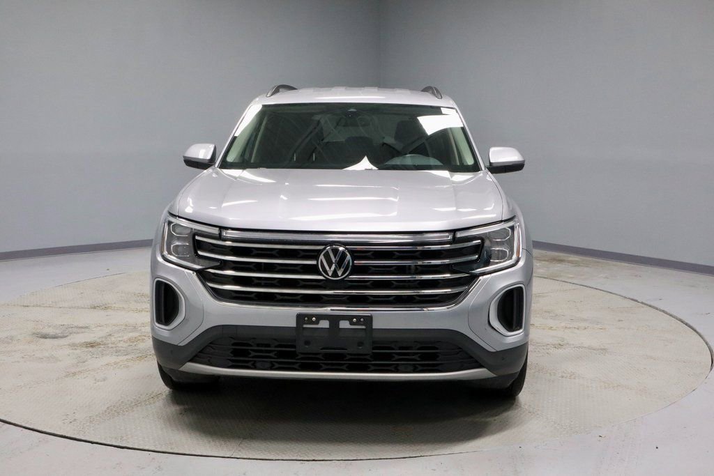 Used 2025 Volkswagen Atlas SE image 6