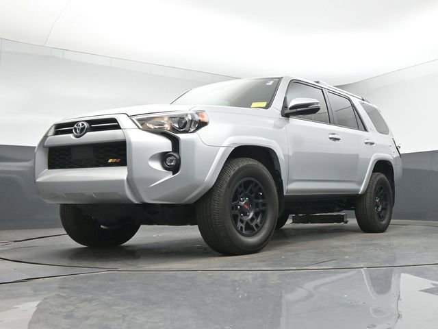 Used 2021 Toyota 4Runner SR5 Premium w/ Moonroof Package AWD/4WD image 13