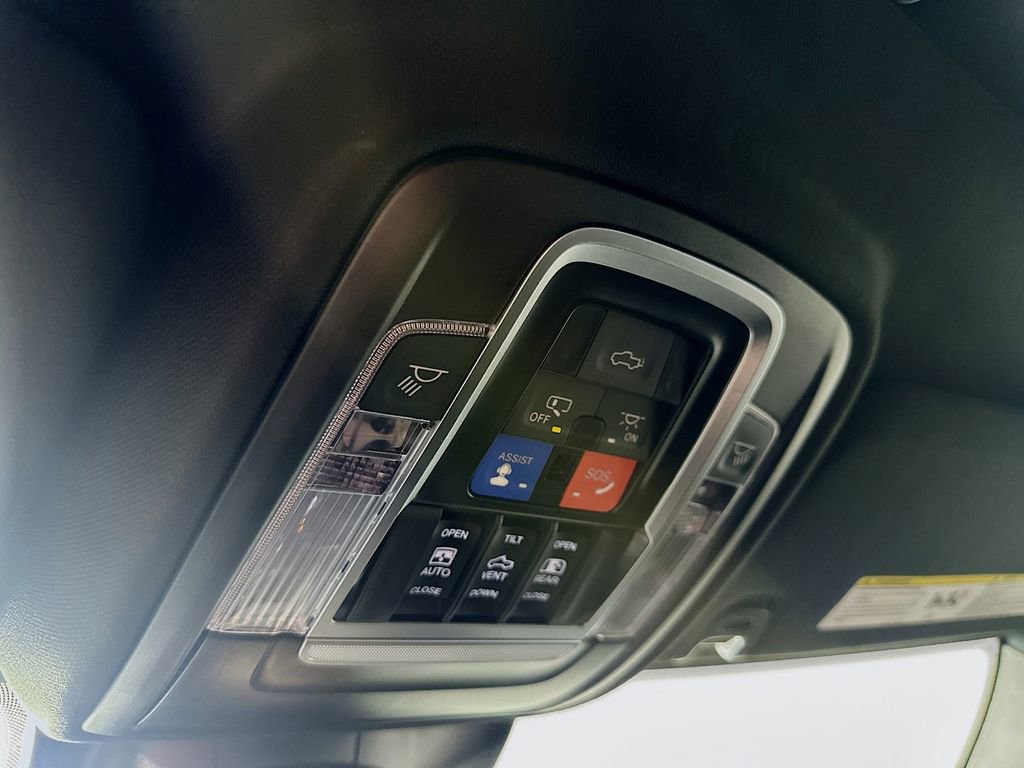 Used 2024 RAM 2500 Limited image 35