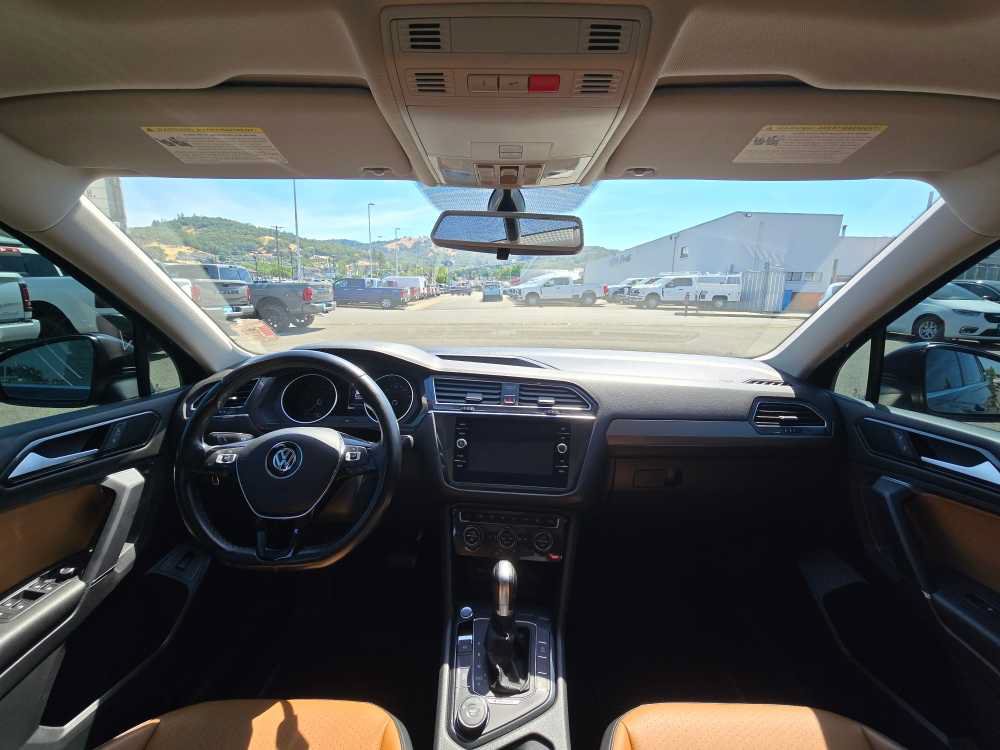 Used 2018 Volkswagen Tiguan SEL AWD/4WD image 15