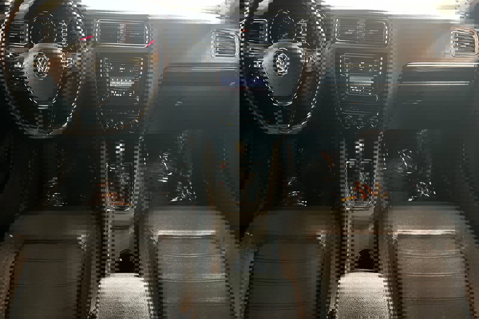 Used 2016 Volkswagen Jetta SEL Premium w/ Lighting Package image 4