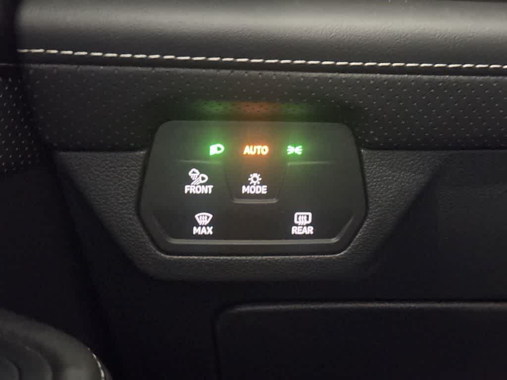 Used 2025 Volkswagen Atlas SE FWD image 16