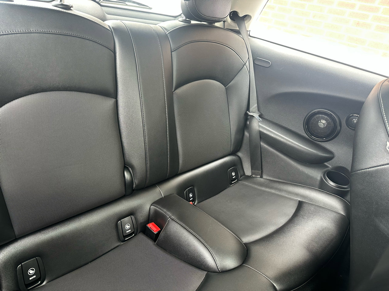 Used 2015 MINI Cooper 2-Door Hardtop image 17