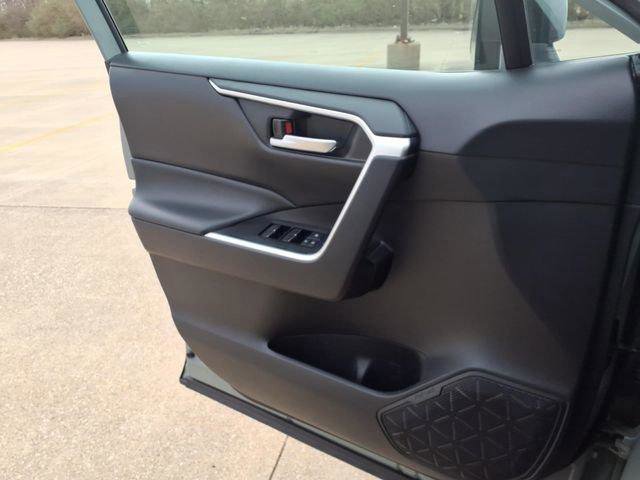 Used 2023 Toyota RAV4 XLE image 15