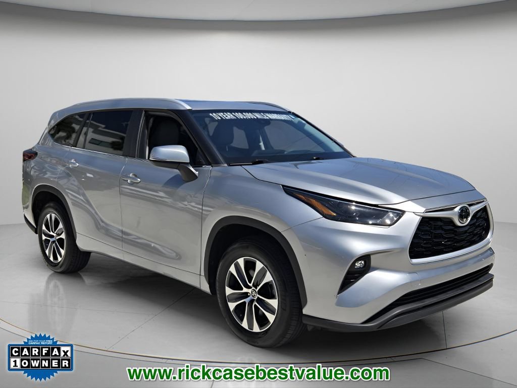 Used 2023 Toyota Highlander XLE FWD image 9