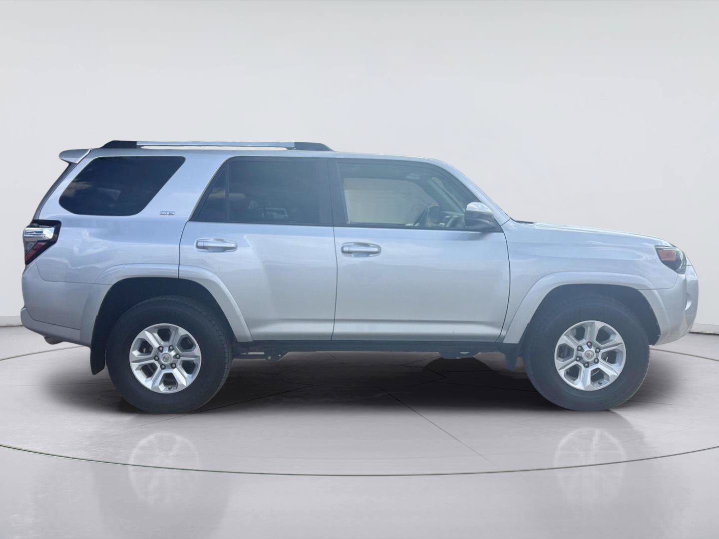 Used 2019 Toyota 4Runner SR5 RWD image 2