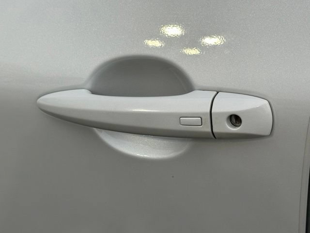 Certified 2025 Nissan Rogue SV AWD/4WD image 11