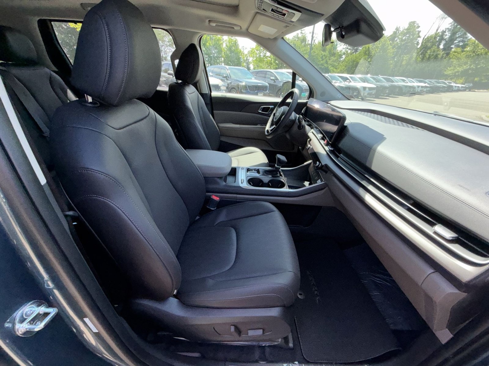 New 2026 Kia Carnival SX FWD image 27